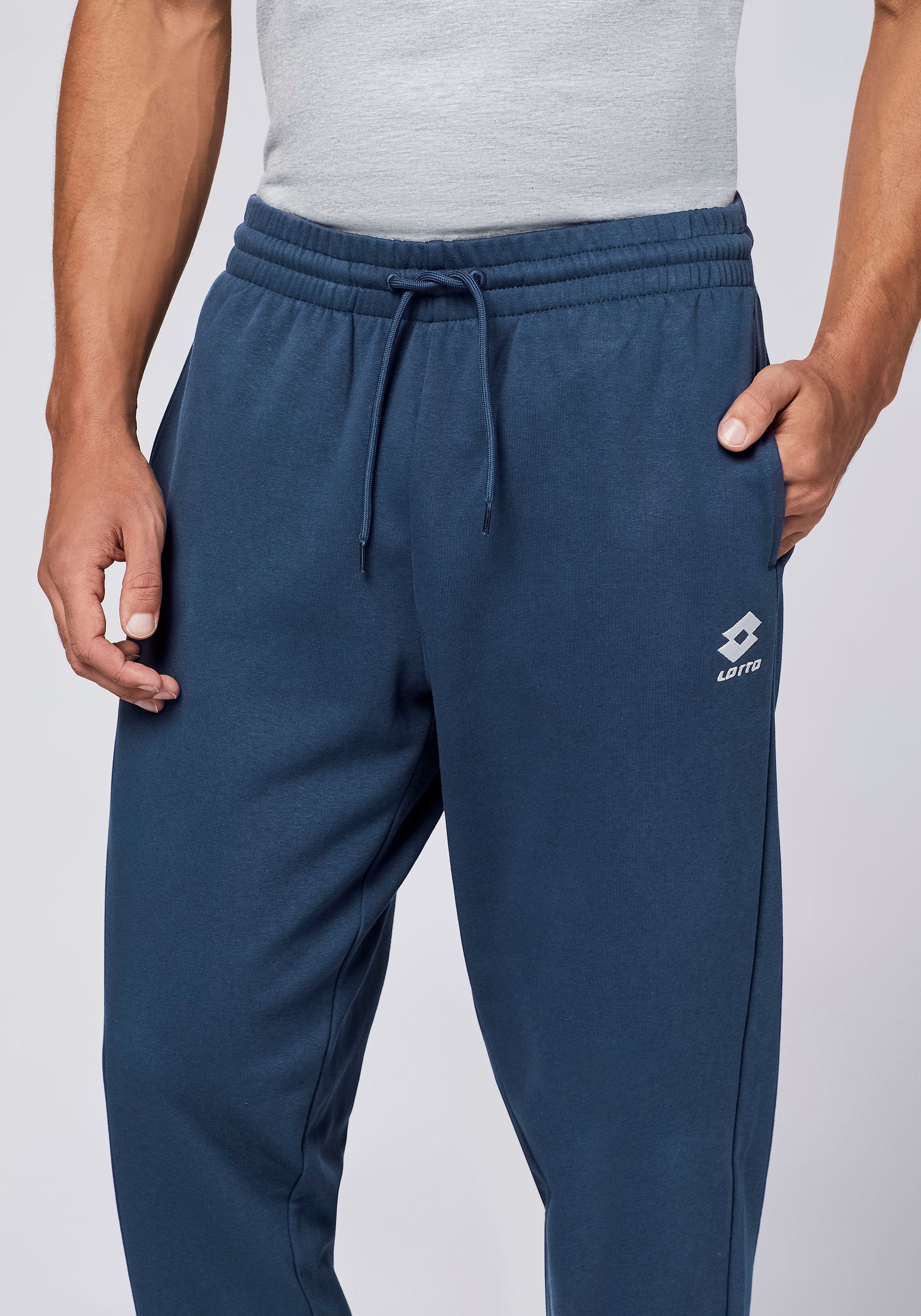 Lotto Heren- Joggingbroek Of -vest Aanbieding bij Dirk Lotto Heren- Joggingbroek Of -vest Aanbieding bij Dirk